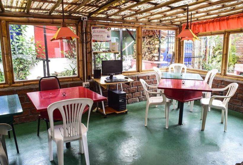 هاستل Santa Cruz Backpackers Hostal