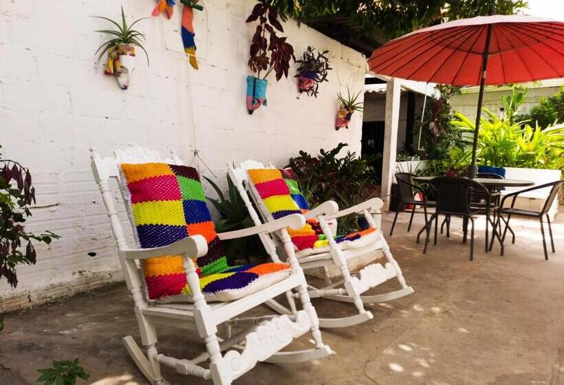 تختخواب و صبحانه Casa Zaida Hostal Vintage