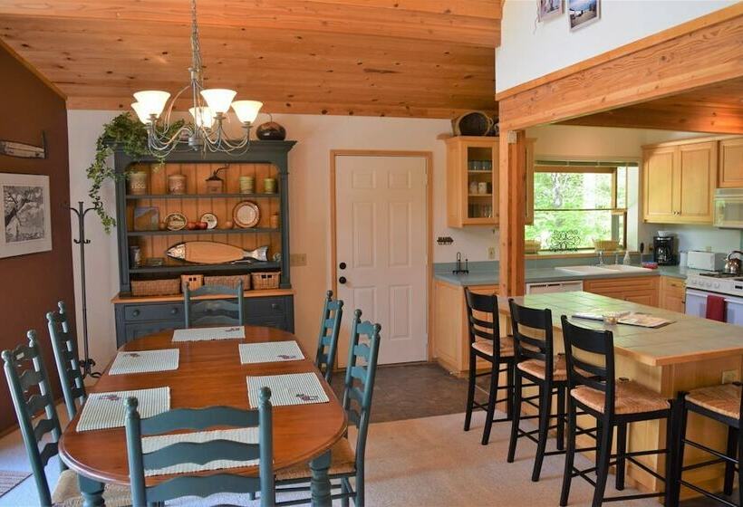 Goat Rocks Retreat