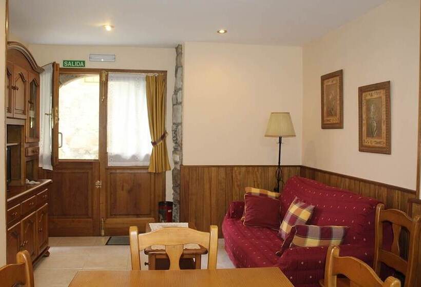 هتل Apartamentos La Lula