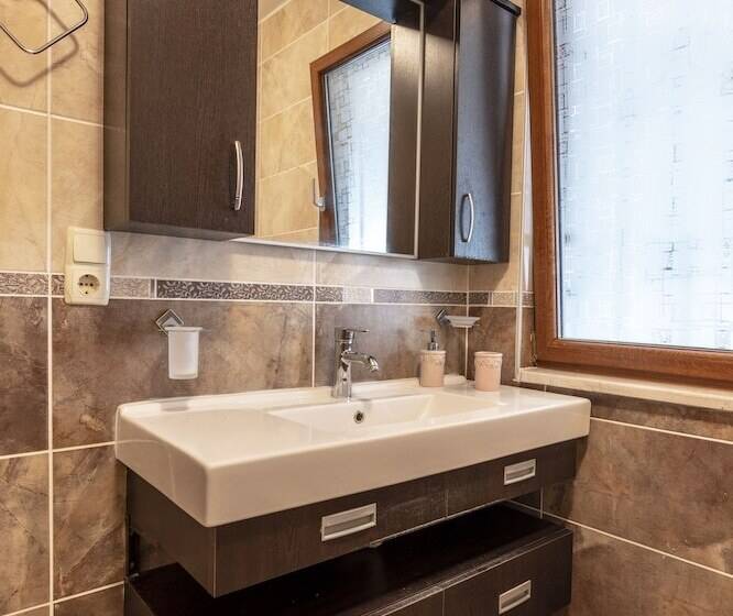 هتل Calypso Lakeview Villas