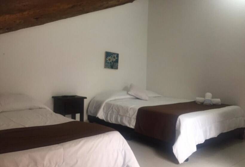 هتل Hospedaje Villa Monica