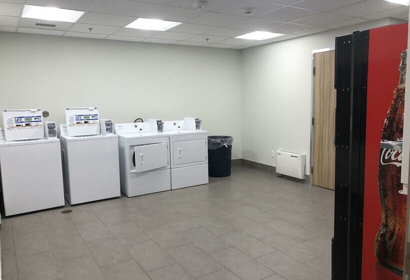 فندق Kodiak Compass Suites