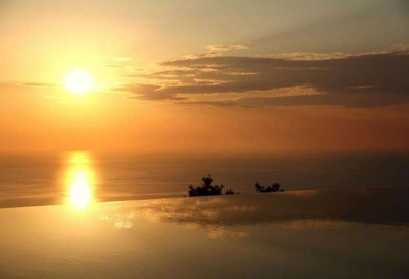 هتل Serenity Boutique Suites