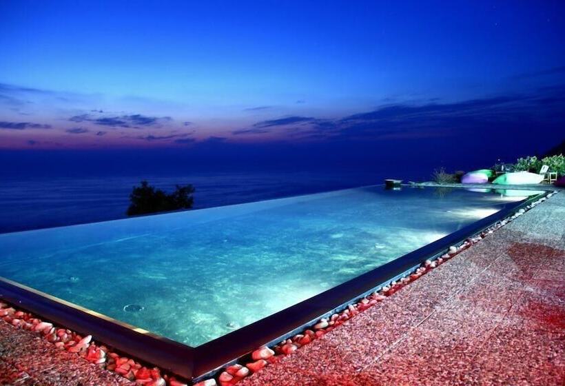 هتل Serenity Boutique Suites