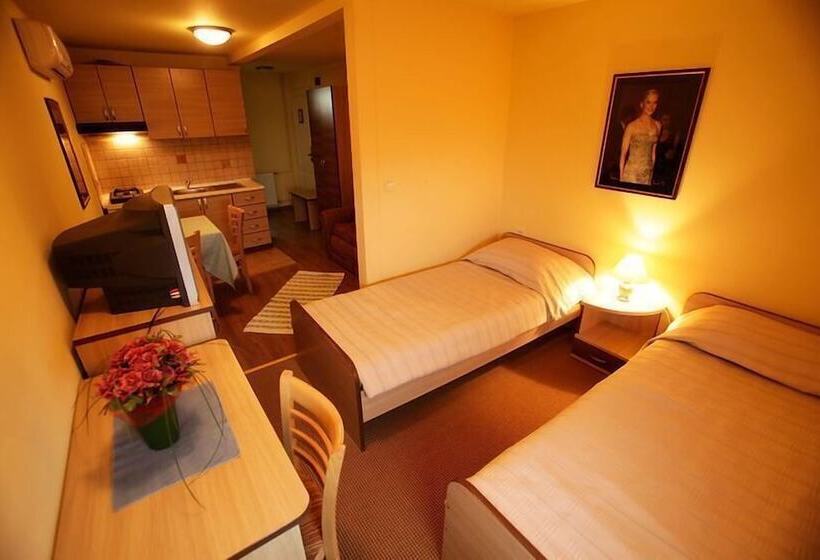 בית מלון כפרי The Movie Resort Apart