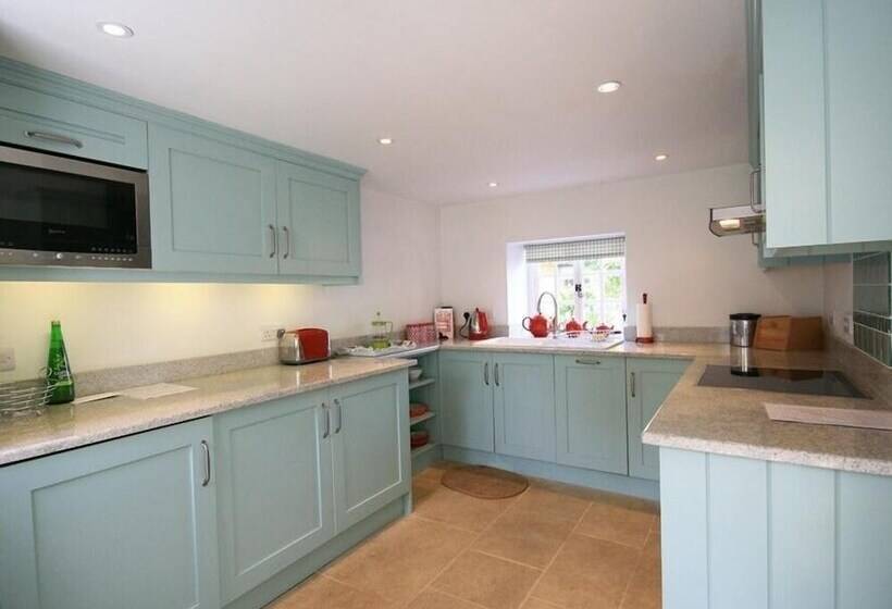 Keen Cottage