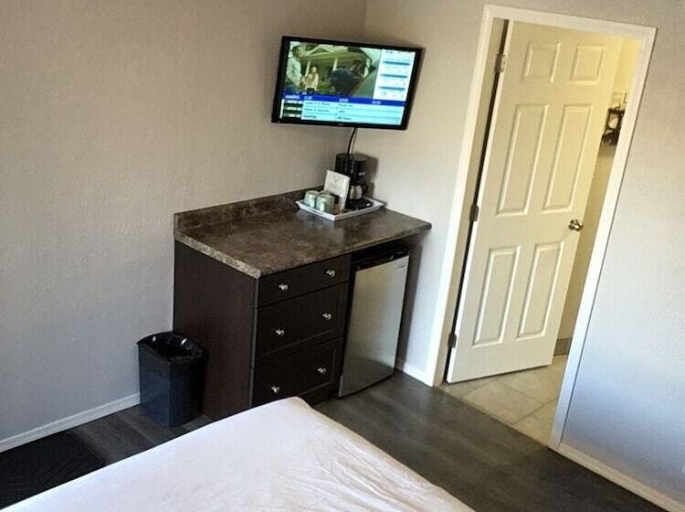 Maple Leaf Motel & Rv Resort