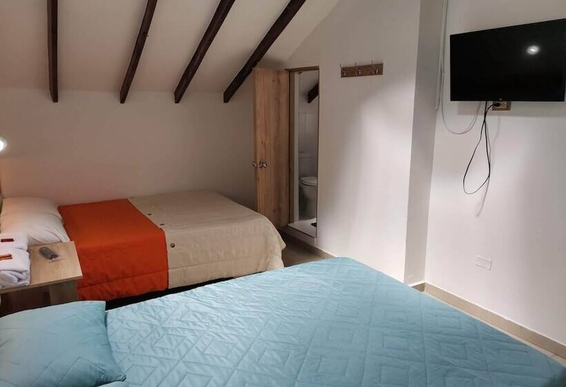 پانسیون Hostal Central Casa Del Turista