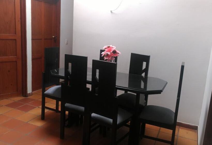 Villa Paraíso   Hostel