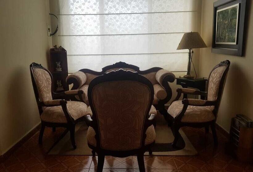 فندق صغير Reisen Hostal