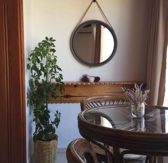 Amigo Apartments