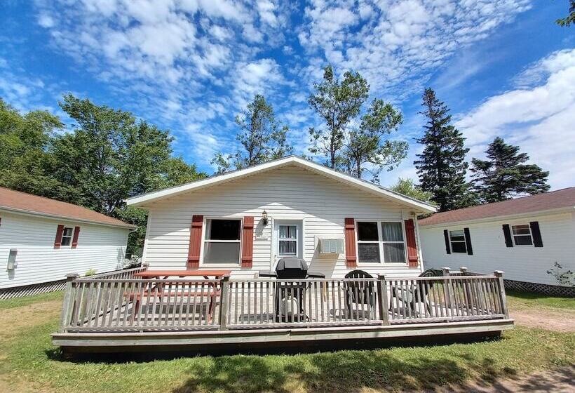 Anne S Windy Poplars Cottage Resort