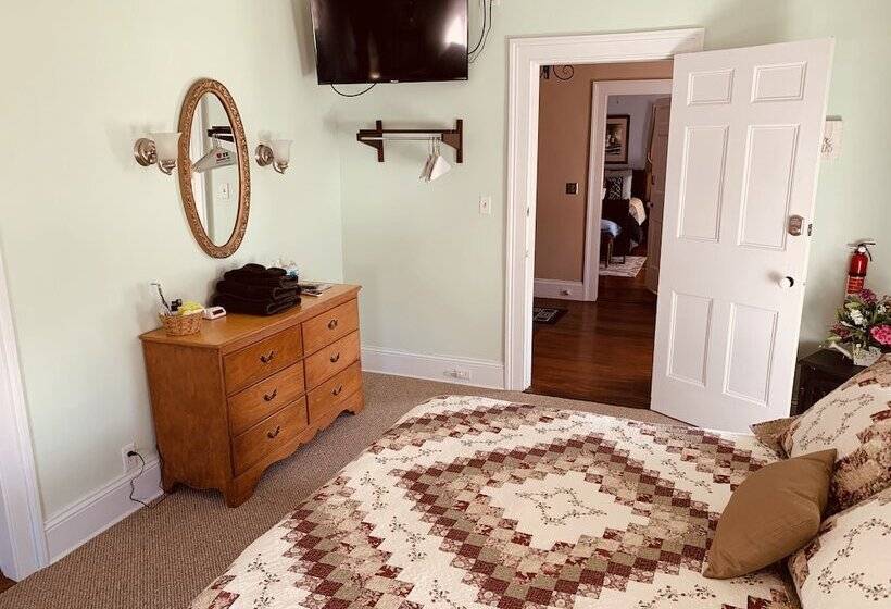 Centennial Inn Bed & Breakfast