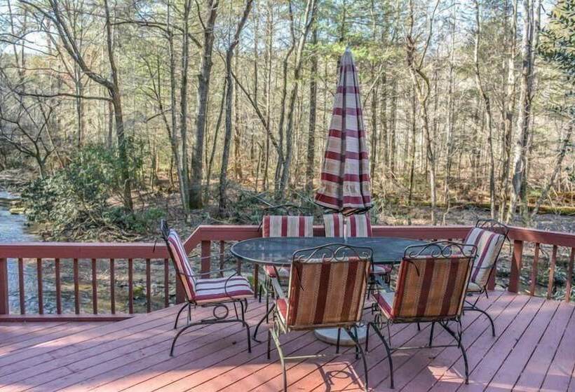 Creekside Retreat
