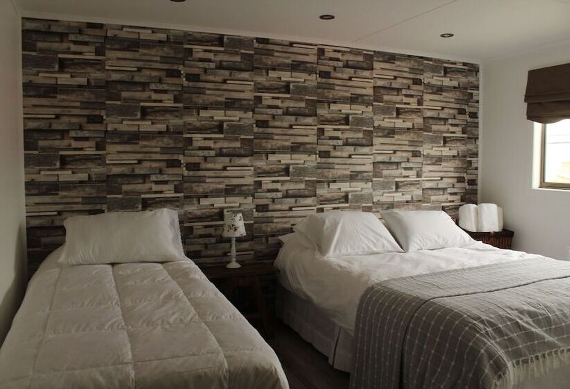 Hostal Lago Cóndor