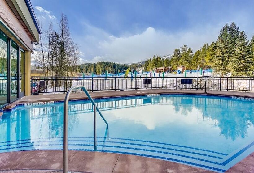 هتل 4 Bedroom Ski In, Ski Out Mountain Vacation Rental Located Next To Historic Main Street In Downtown