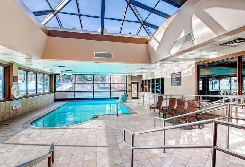 هتل 4 Bedroom Ski In, Ski Out Mountain Vacation Rental Located Next To Historic Main Street In Downtown