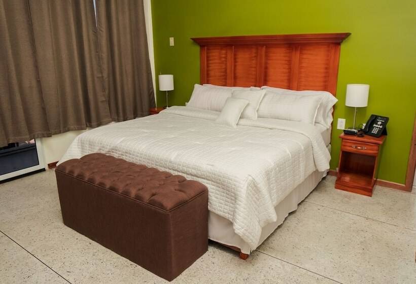 هتل Caribbean Inn