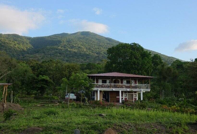هتل Finca Ometepe