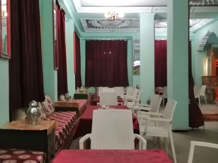 ホテル Hôtel Maghni