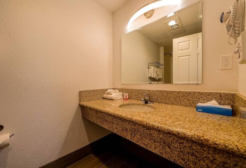 בית מלון כפרי Newport Inn & Suites By Oyo Rooms