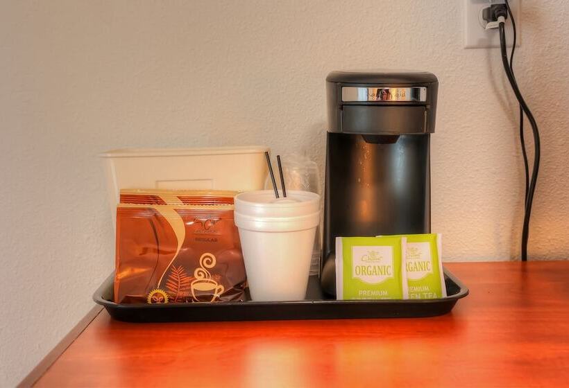 בית מלון כפרי Newport Inn & Suites By Oyo Rooms