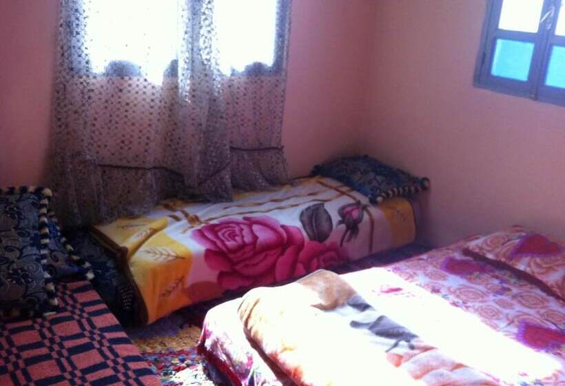 ペンション Auberge Toubkal Amsouzart Aitst Idar