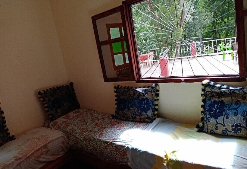 ペンション Auberge Toubkal Amsouzart Aitst Idar