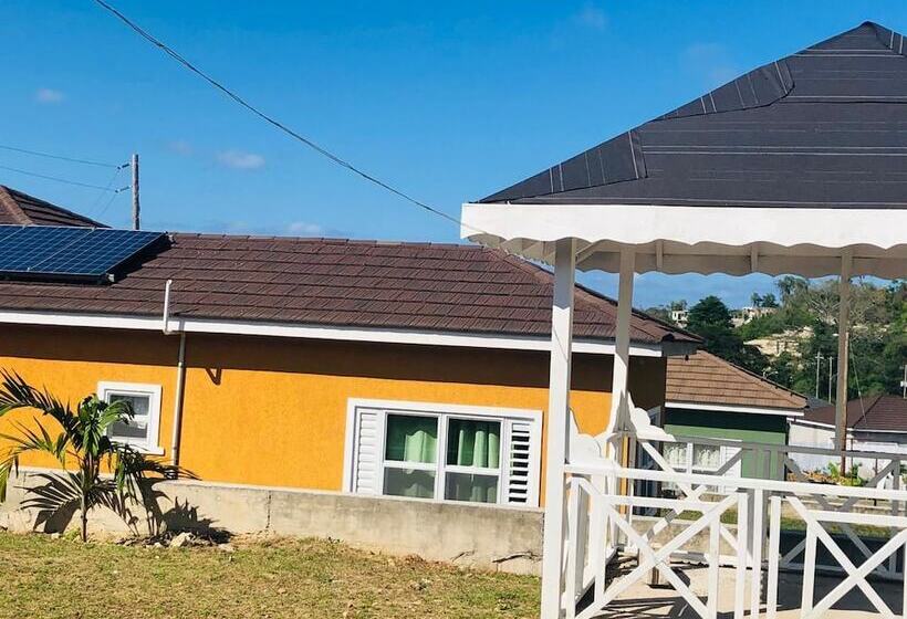 پانسیون Layla's B&b