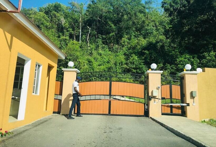پانسیون Layla's B&b