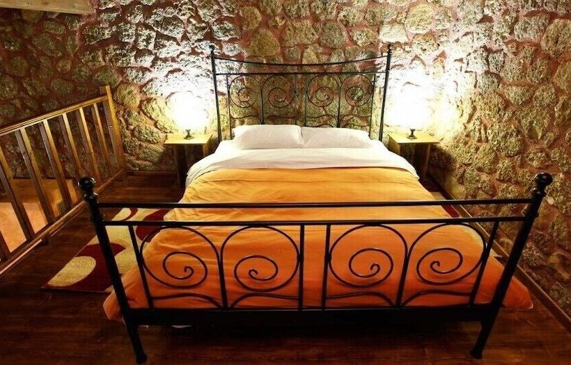 پانسیون Paliokastro Guesthouse