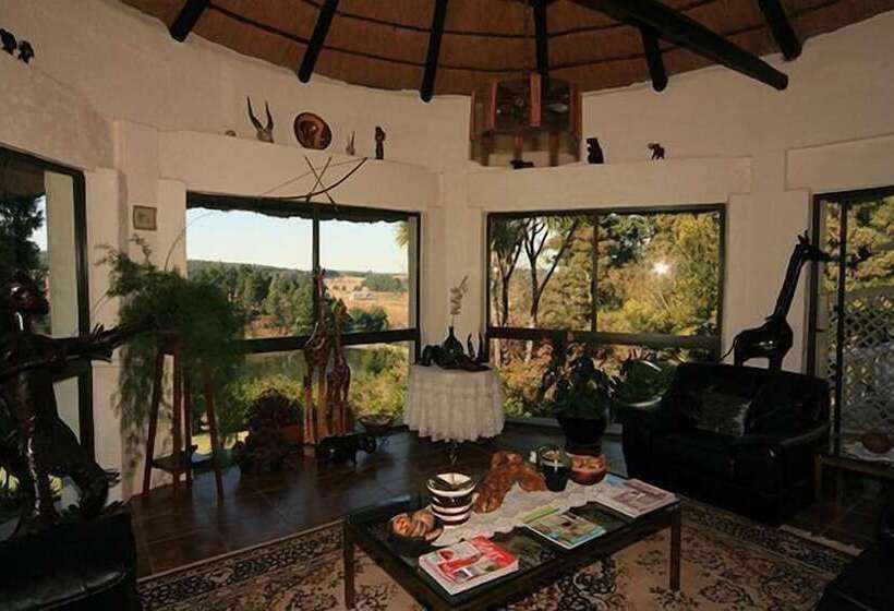 פנסיון Thatchings Guest House