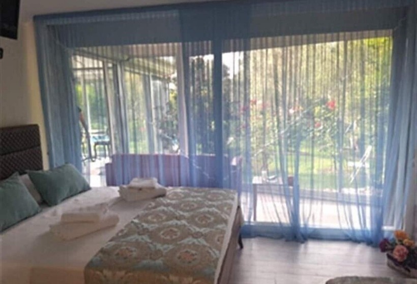 Urla Begonvil Pansiyon