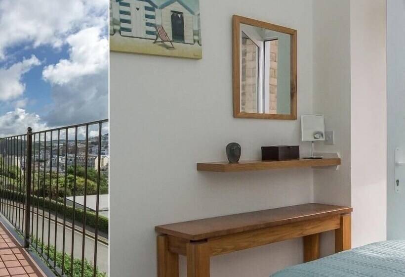 Apartment 4 Granville Point