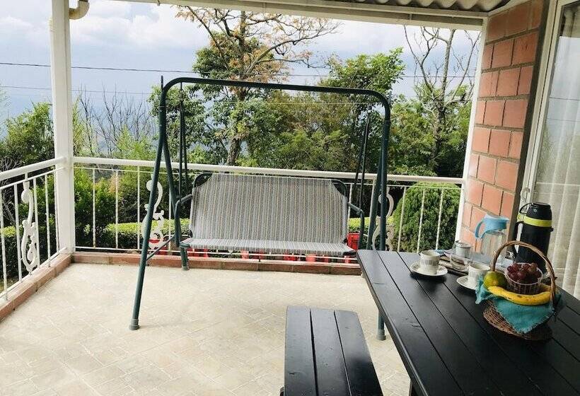 تختخواب و صبحانه Velez Del Campo