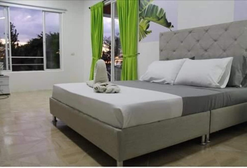 تختخواب و صبحانه Velez Del Campo