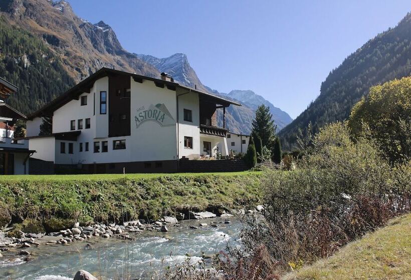 هتل Haus Astoria