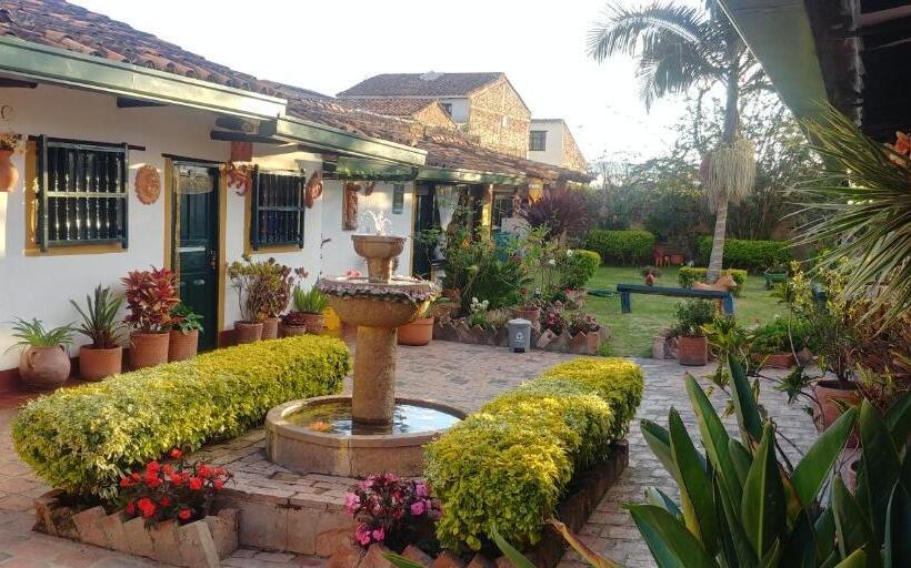 هتل Hospederia Colonial De La Villa