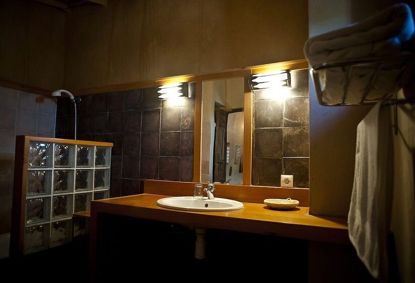 هتل Kasbah Ait Ben Moro