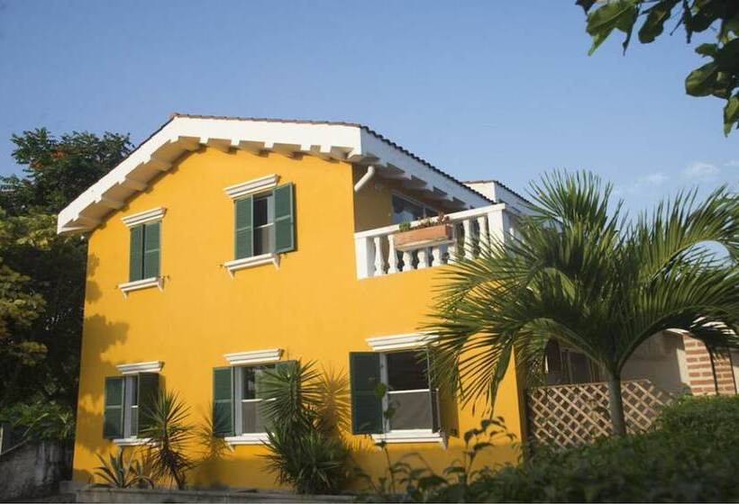 هتل Torino Ecuador