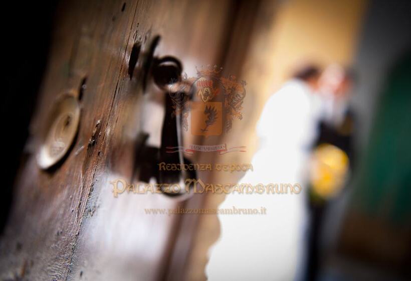 住所  Palazzo Mascambruno