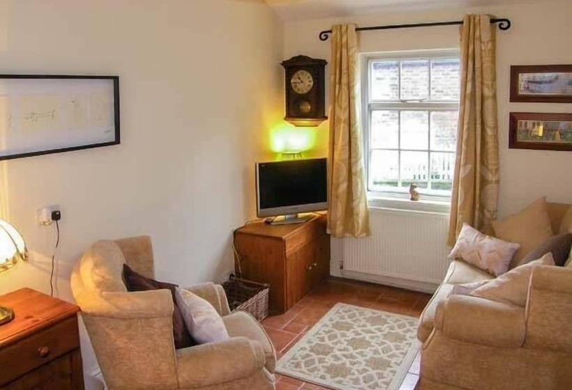 Beechlands Cottage
