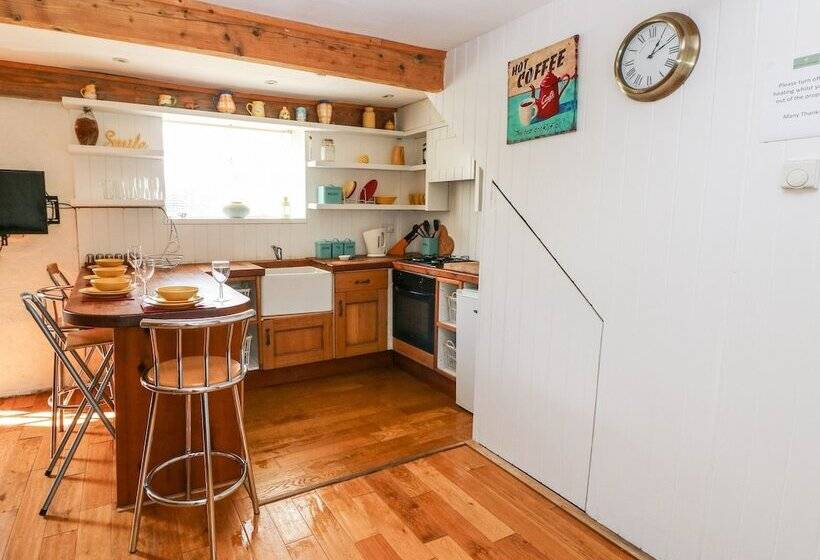 Beekeeper S Cottage