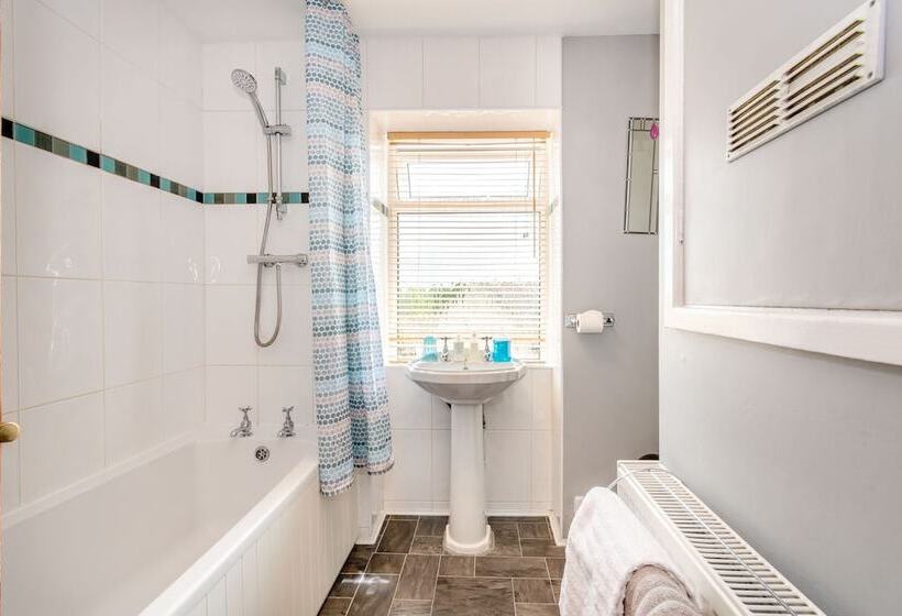 Cabbage Hall Cottage