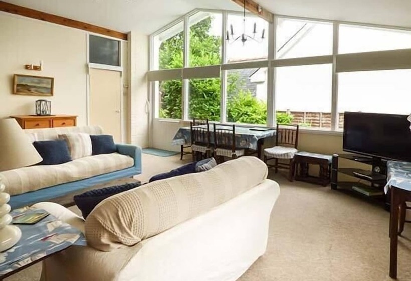 Compass Cottage