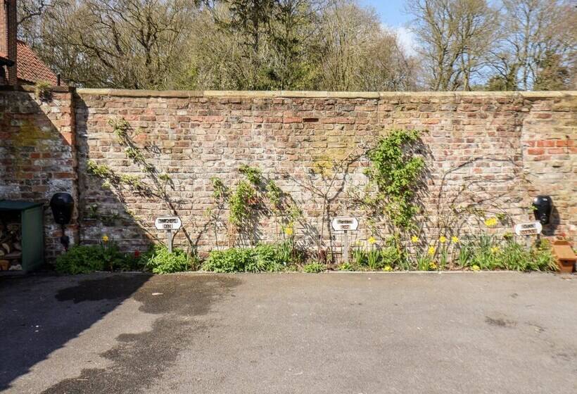Cupid's Cottage