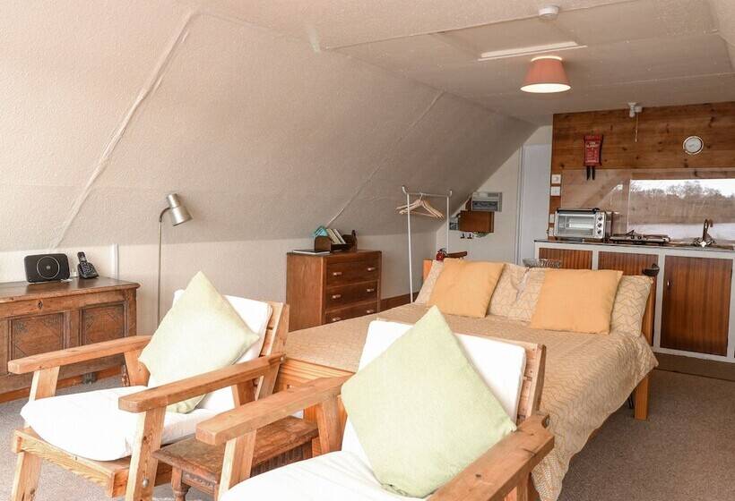 Cygnus Boathouse