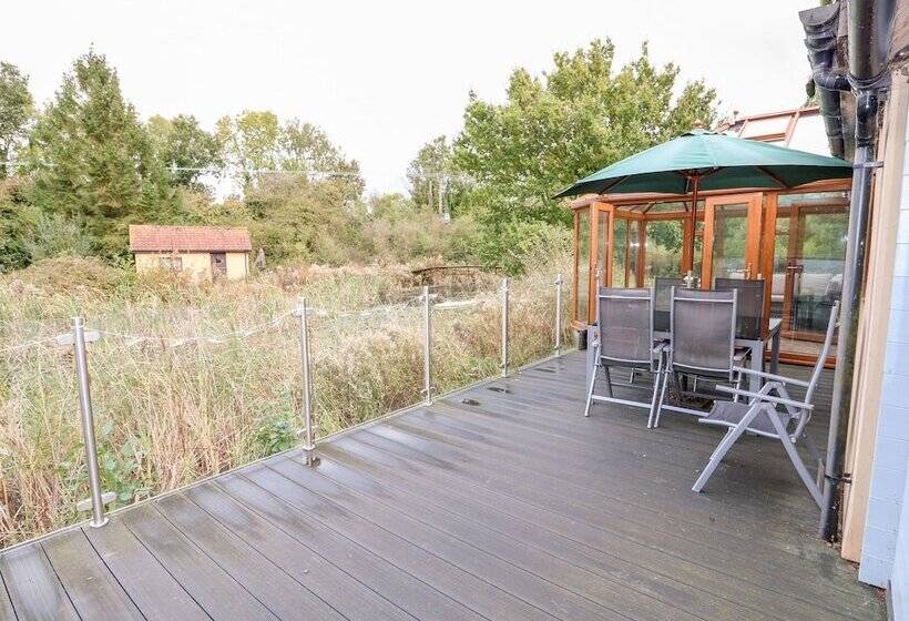 Dragonfly Lodge