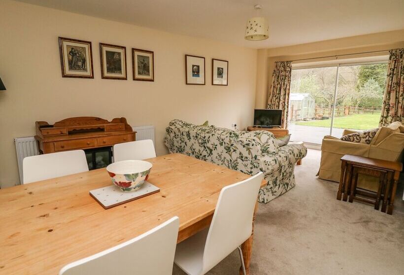 Salmon Cottage
